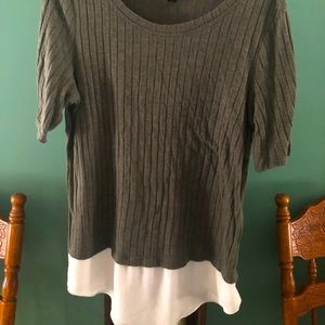 Short-sleeve, lightweight sweater with attached shirttail hem